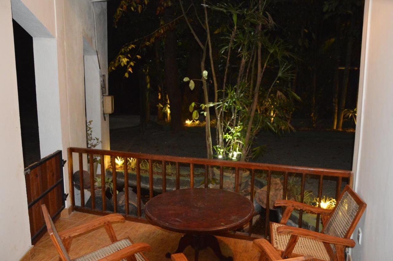 Cinnamon Airport Residencies Katunayaka Esterno foto