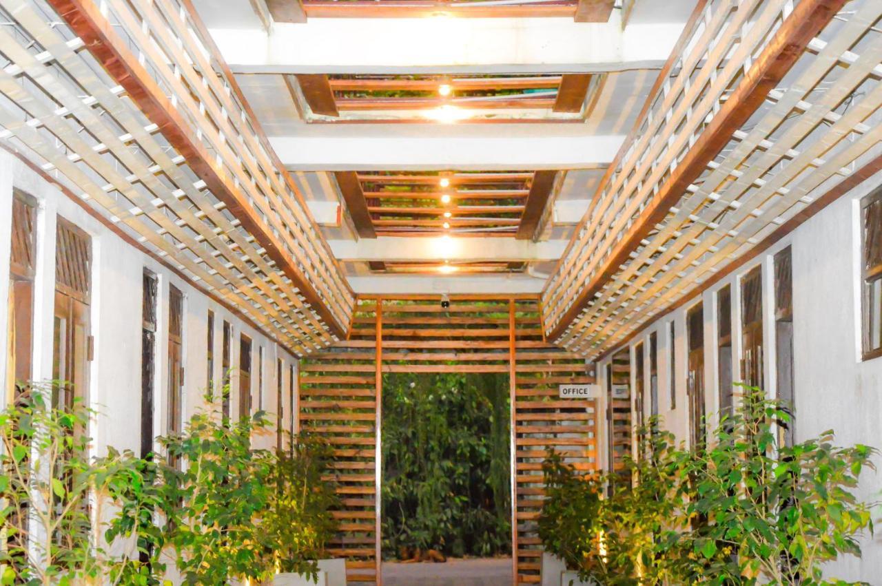 Cinnamon Airport Residencies Katunayaka Esterno foto