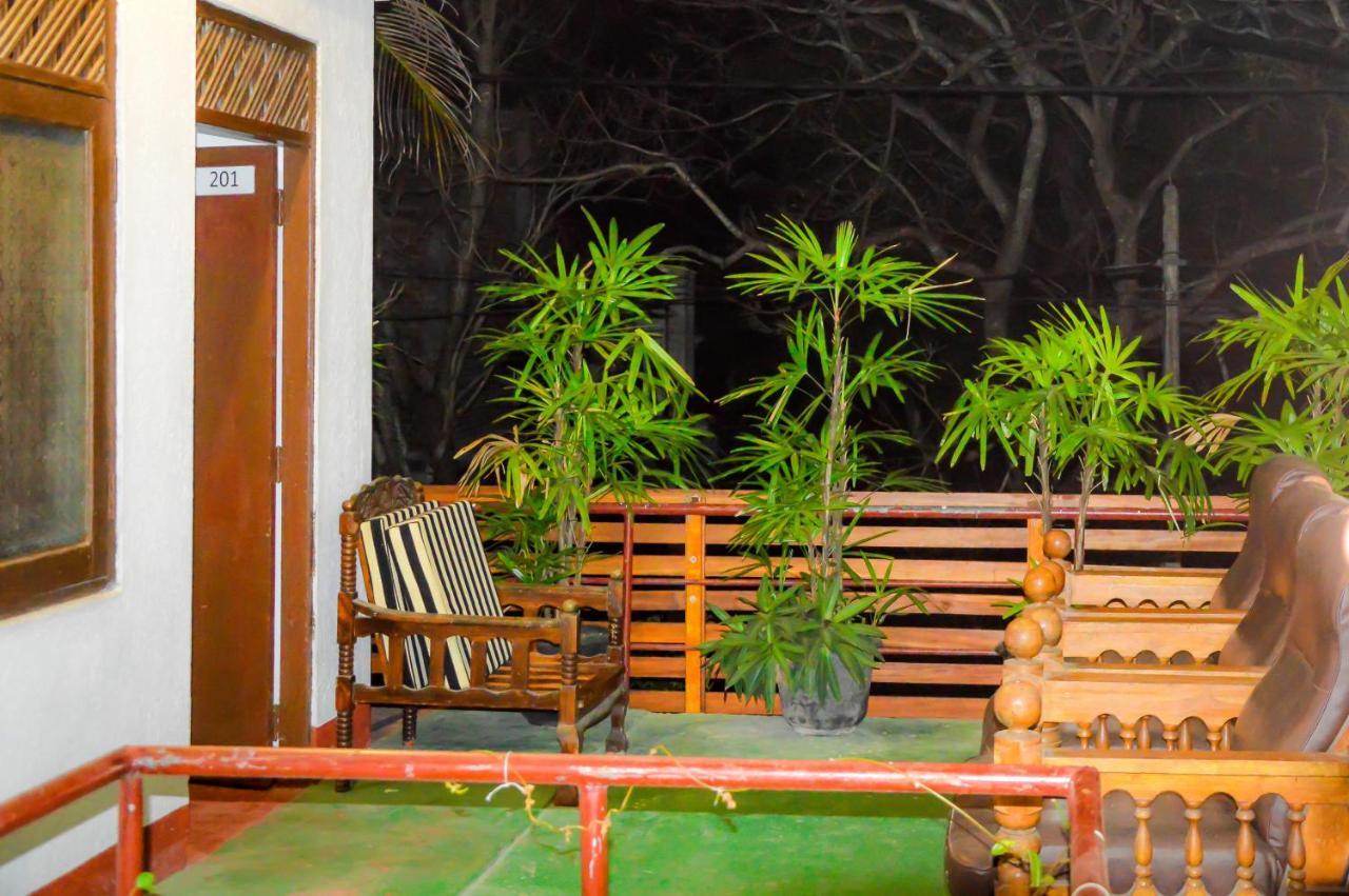 Cinnamon Airport Residencies Katunayaka Esterno foto