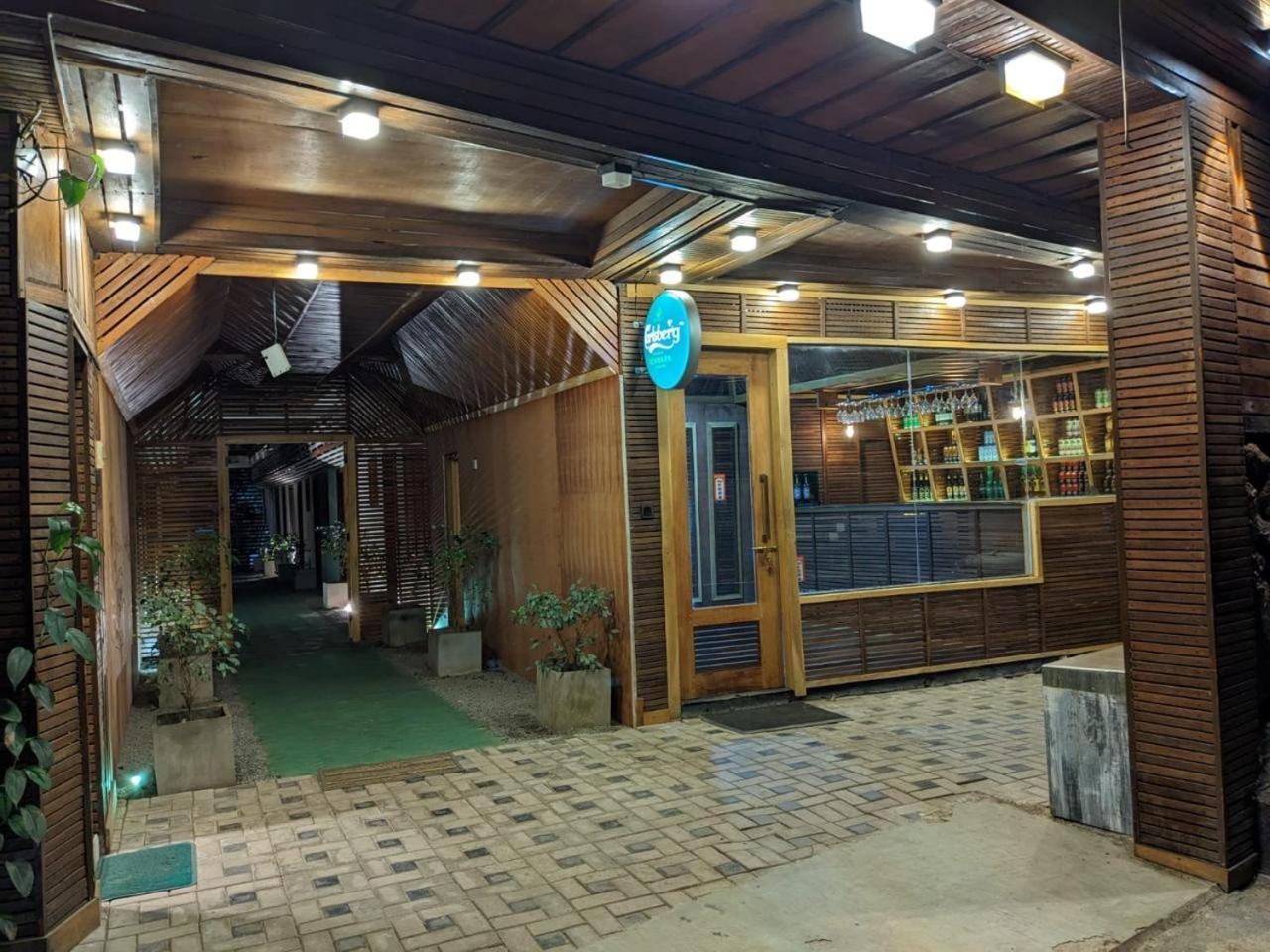 Cinnamon Airport Residencies Katunayaka Esterno foto