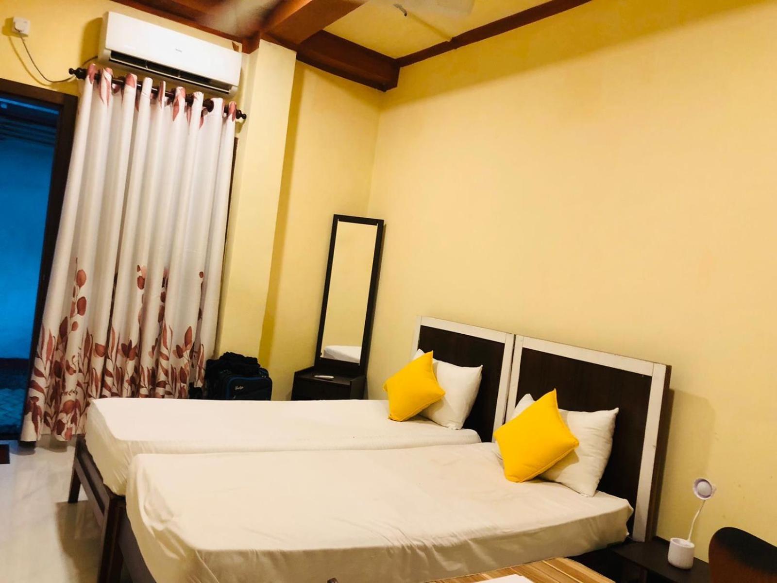 Cinnamon Airport Residencies Katunayaka Esterno foto
