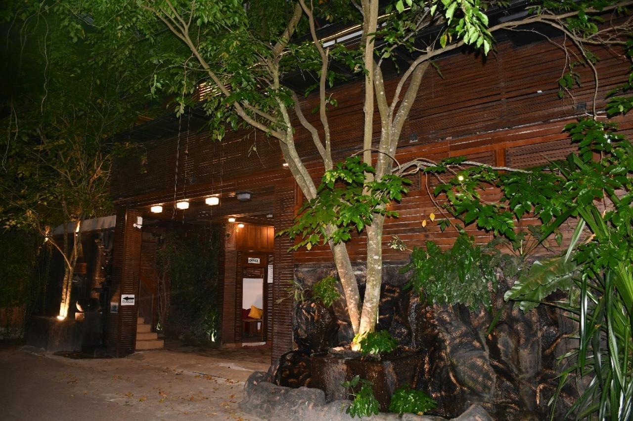 Cinnamon Airport Residencies Katunayaka Esterno foto