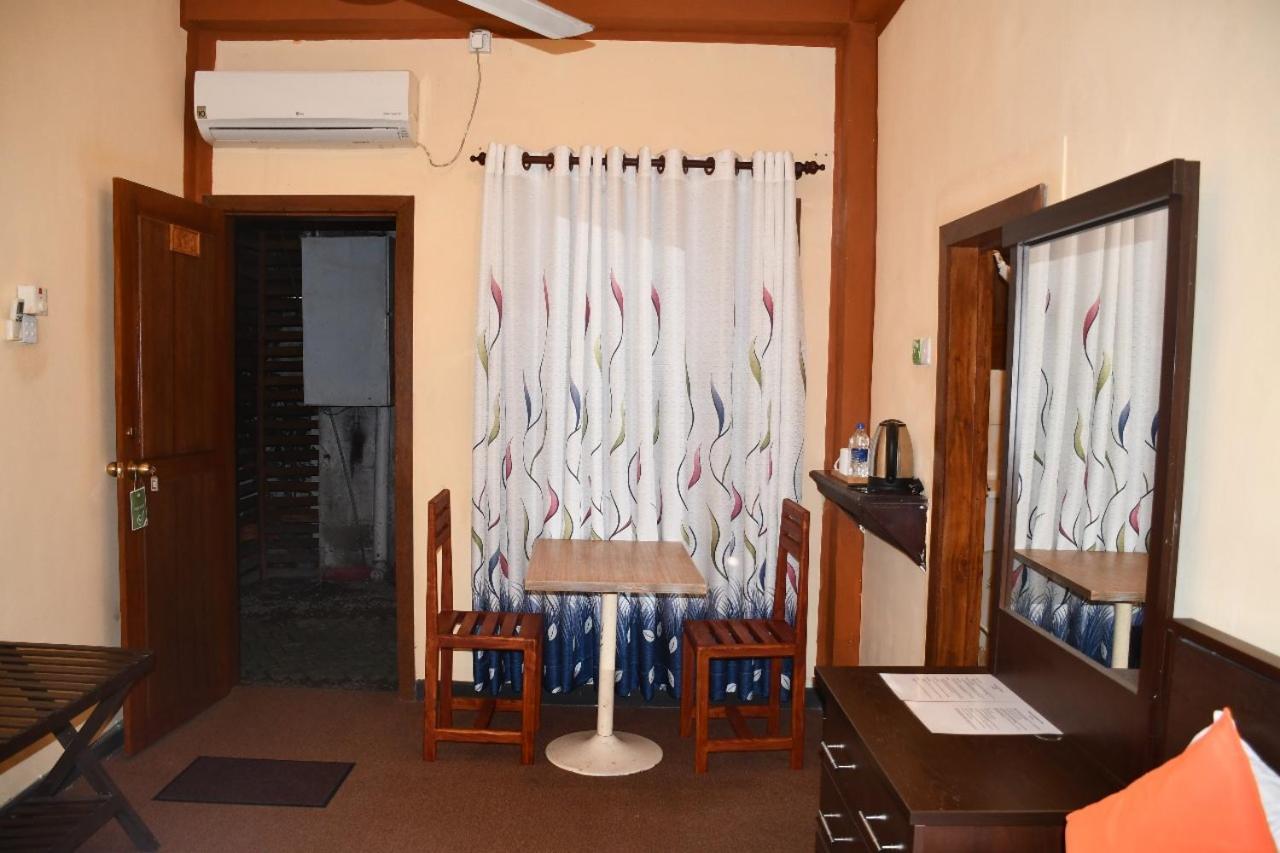 Cinnamon Airport Residencies Katunayaka Esterno foto