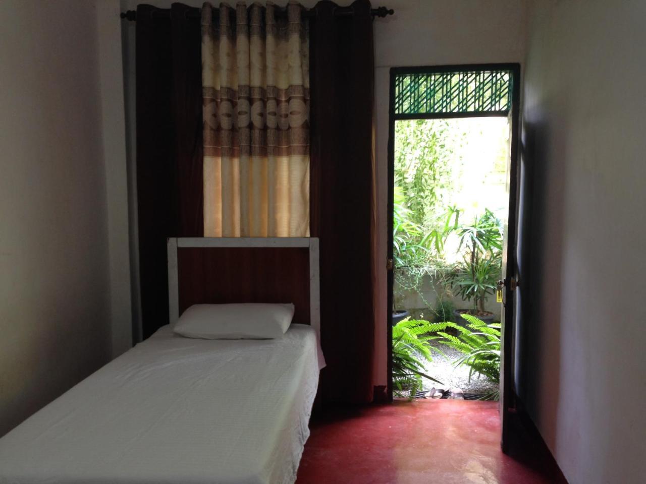 Cinnamon Airport Residencies Katunayaka Esterno foto